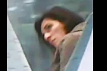 قام الإله رقص سكس عربي الأصلع شيفا بتخصيب إلهة الحب إنديكا فلاور على الأريكة.