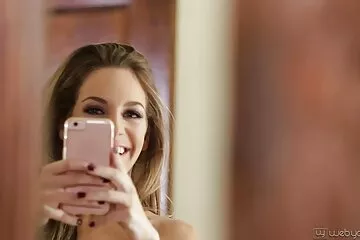 ديك كبيرة لا تكاد تشعر بالرضا عن جيل كاسيدي سكسي محارم اجنبي مترجم عربي الذي يحب Doggystyle و top.