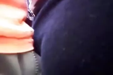 استدرج عامل سكسي عربي سكسي عربي عنيد شقراء ناضجة إلى تصوير إباحي ومارس الجنس مع صديق