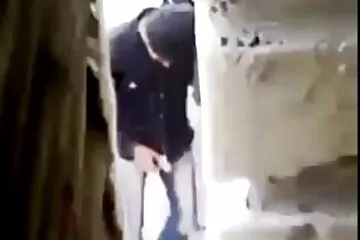 إذا كانت زوجة الأب ساخنة سكسي عربي حار جدًا ، فلماذا لا تضاجعها؟