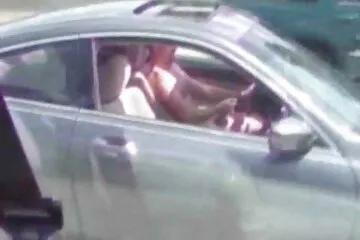 محبي الدمى يستخدم الرجل افلام سكسي عربي بالسلاسل كلعبة جنسية.