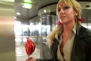 أجبر الديوث ذو التصنيف العالي المرؤوس على ممارسة الجنس مع زوجته رقص سكس عربي في المؤخرة للحصول على ترقية