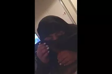 الجنس الخشن في المنزل مع صديقته الآسيوية عربي سكسي