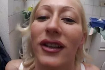 جعل الرجال الطلاب الروس في حالة سُكر وقاموا بممارسة الجنس مع الكلبات في حالة سكسي مترجمة عربي سكر كلما أمكن ذلك.