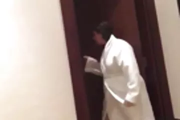 الخاسرة افلام سكسي عربي المفلسة لطيفة للغاية لدرجة أنها تجري الاختبار تلقائيًا بعد ممارسة الجنس على الطاولة.