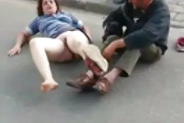مرحبا هل يمكنني الجلوس؟ بعد هذه الكلمات ، سكسي اجنبي مترجم عربي استغلّت الفتاة تمامًا.
